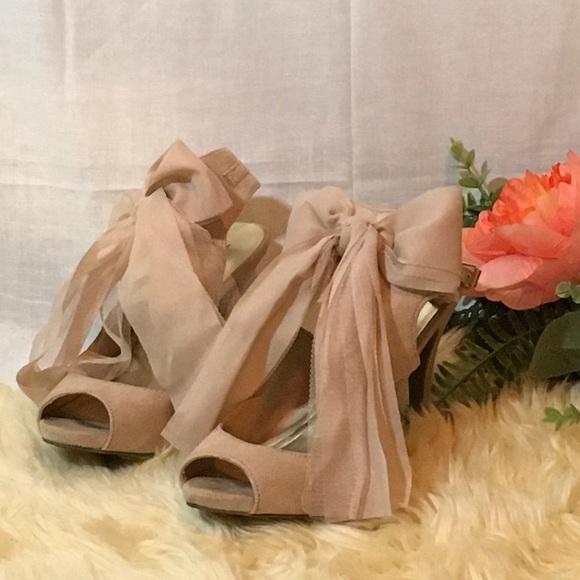Soft Girl or Lolita Pink Bow Front High Heels - Picture 1 of 10